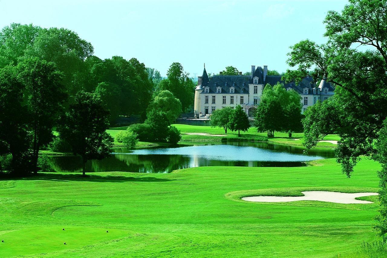 Chateau D'Augerville Golf & Spa Resort ภายนอก รูปภาพ