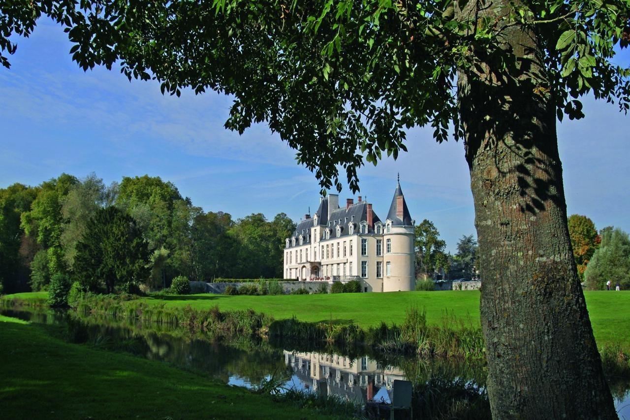 Chateau D'Augerville Golf & Spa Resort ภายนอก รูปภาพ